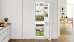 Serie 2 Inbouw koel-vriescombinatie 177.2 x 54.1 cm Sleepdeur
