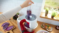 Serie 4 Keukenmachine met weegschaal en timer MUM 5 1000 W Rood, Zilver