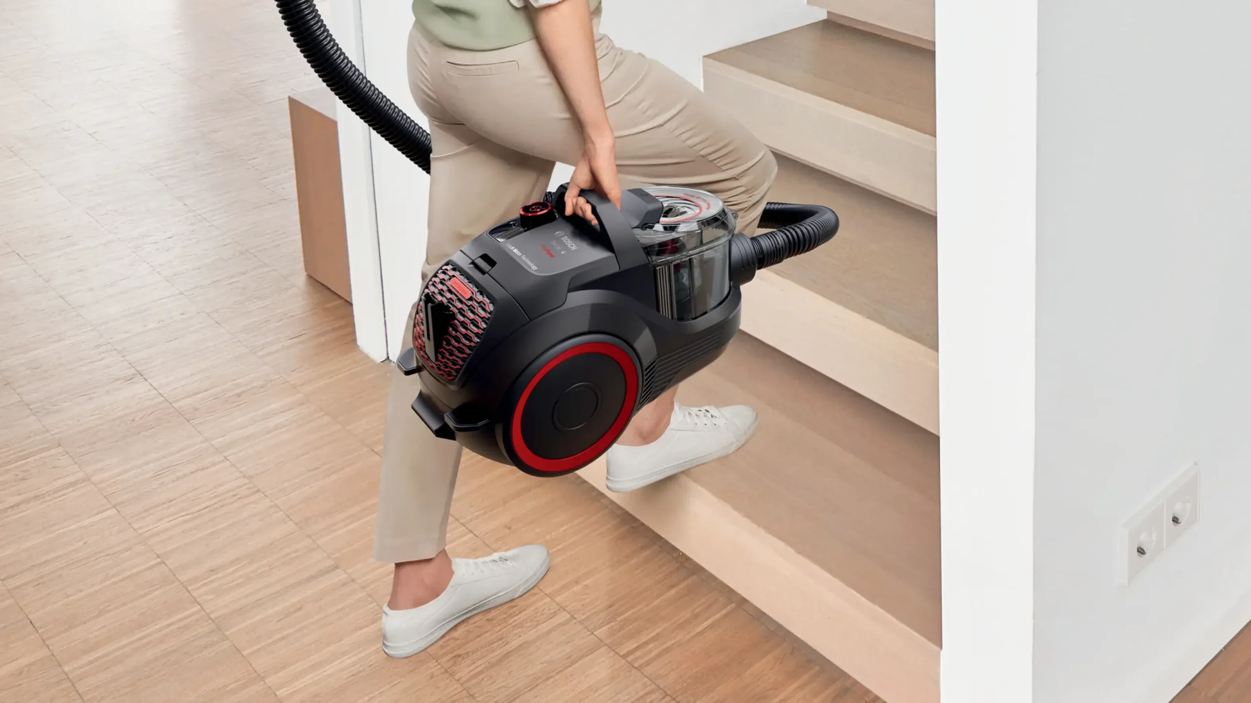 Serie 4 Stofzuiger zonder zak ProPower Zwart
